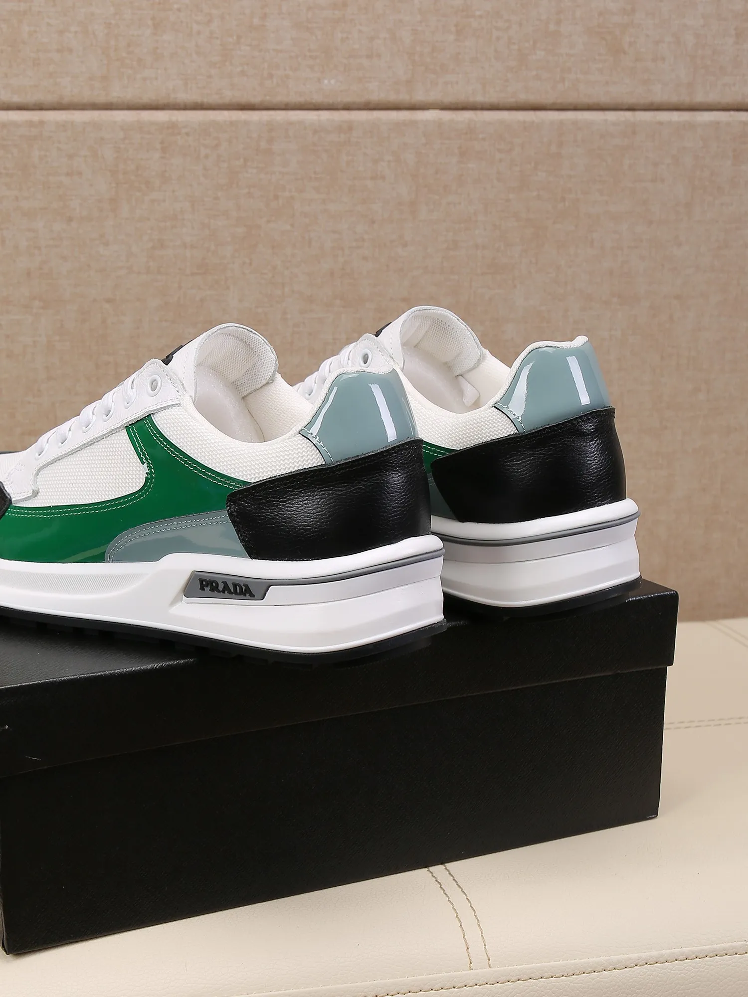 Batch 440 🕷️🕷️【PRADA】Prada's new men's fashionable casual shoes🇨🇳original quality, high-end boutique💯exquisite details,🌶🌶original lightweight, wear-resistant and non-slip original outsole, comfortable to wear🎋classic craftsmanship, fine workmanship, worth owning Code number: 38-44 Large quantities in stock